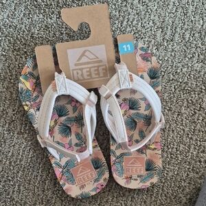Reef Kids' Floral Flip Flops - White and Pink